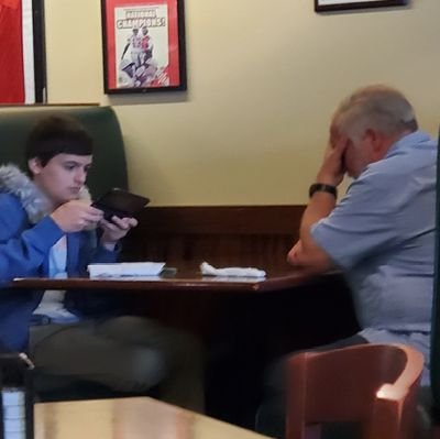 stashanium's profile picture. 