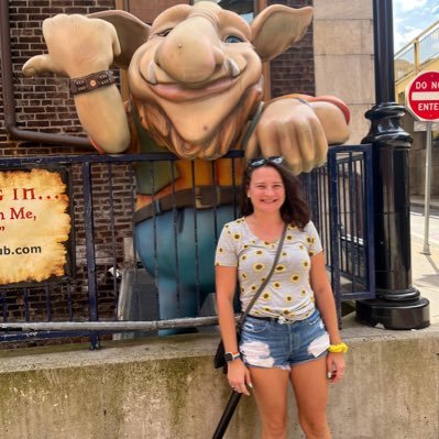 lallaliza96's profile picture. I’m not an adult, I’m a child with a drinking permit // murray state alumni