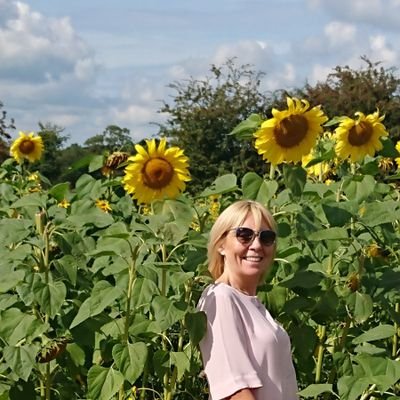 ajpaulinebrown's profile picture. Sunflower grower. Fan of Bob Geldof & Boomtown Rats.   North Belfast Red. VW Beetle driver. Regional Manager for St Vincent de PauI in NI. All tweets my own.