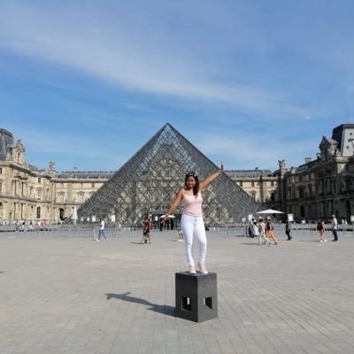 ✨La vida no te enseña a ser fuerte, te obliga a serlo!! 🌍♥️✈️