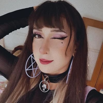 Bio: Ist für mich Abfall.
Streamerin | Cosplayerin | Katzenmama
❤️🤍💚 🦁Persian✌🏻