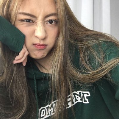 2uition's profile picture. ಇ. sel 🫧