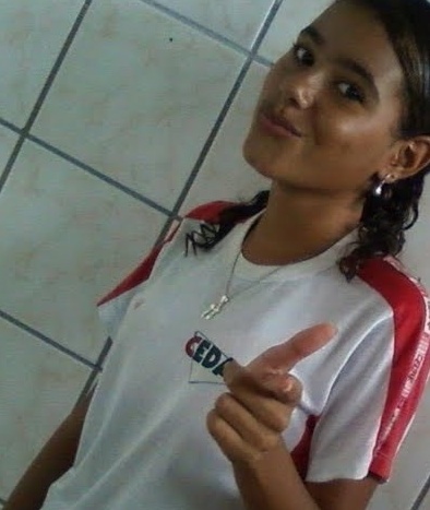 Ela curte um funk,ela é de balada,ela gosta da night,ela é de beber
da um role junto com as amigas e só volta pra casa ao amanhecer!
adoro funk,pagode s2'