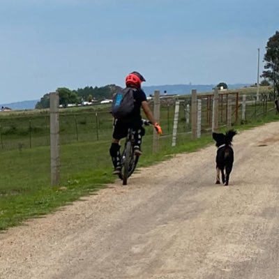 exfutbolista de llano, rider mtb,melomano, amante de la vida, el buen comer y beber, #nosoyregio #perosoytigre #RucoDeOnda, y me vale lo que me digan