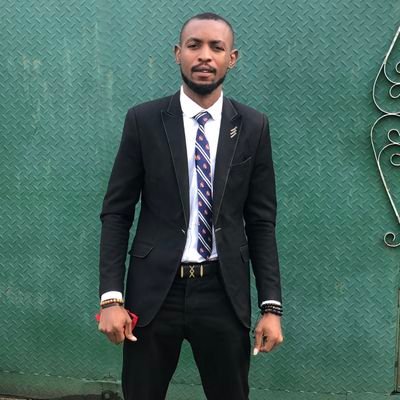 kyngrobert's profile picture. 👣SHOE COBBLER 
🕊 LOVER OF GOD
💼 ENTREPRENEUR

IG: kyngs_signature