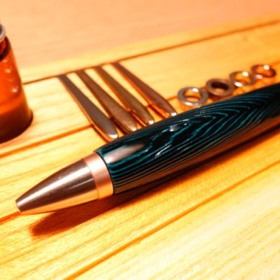 buna_shimezy's profile picture. 文房具好きのおじさんです。一児の父ですが精神年齢は中2で止まってます。最近は木軸ペンにはまっております。杢知識が無いので教えていただけると嬉しいです。(2022)令和4年9月から美文字を目指してペン字練習を始めました。