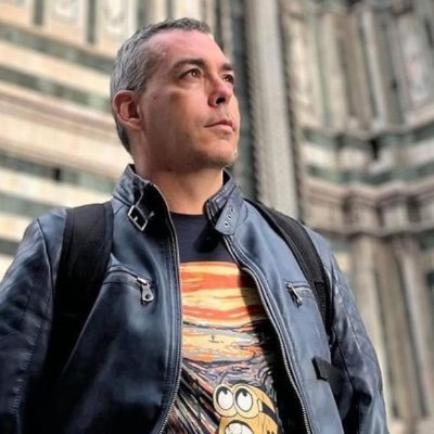 Socio de la Consultora Stratego. Presidente de @periodistascc. Miembro de @compolitica. Autor de 'El origen del Festival de Mérida' https://t.co/h2LMky3a7V