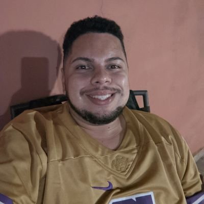 Jornalista de formação, educador de profissão, gamer, fã de esportes, não-monogamico, e de esquerda.
Ele/ Dele
Corinthians ⚽| Lakers 🏀| Chiefs 🏈|