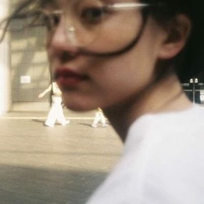 isyc2t's profile picture. bookworm