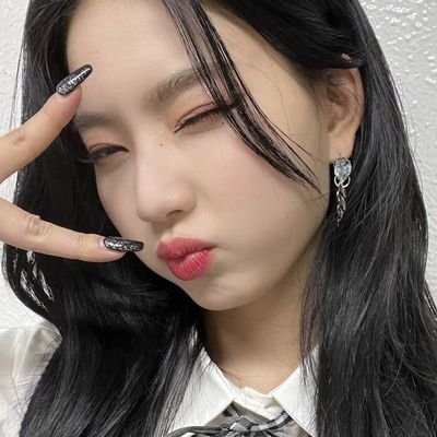 chayogurtz's profile picture. studies & archive