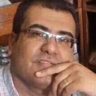 نفسي حد ياخدني في حضنه ويقلي لو الدنيا كلها سبتك انا عمري ماسيبك