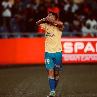 Jugador de la UD Las Palmas
Instagram : https://t.co/lxZ5vvDd5M