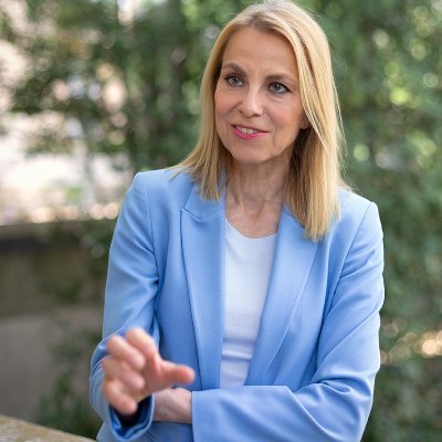 Perfil oficial de la Embajadora de Alemania en Madrid, Maria Margarete Gosse y su equipo. Follows & RTs≠endorsement
Impressum: https://t.co/Dlfd2rq3Cj