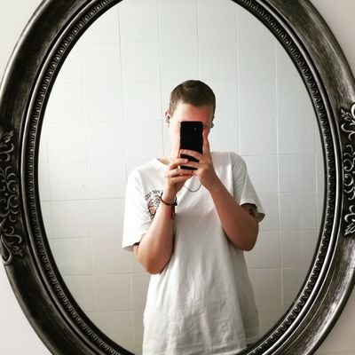 hardy #028 with @BCRD_Berlin | she/her | writer/editor. https://t.co/ZnnYqt6lBm //