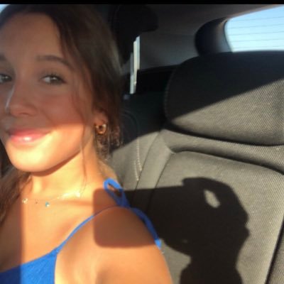 azaaharitaa's profile picture. 