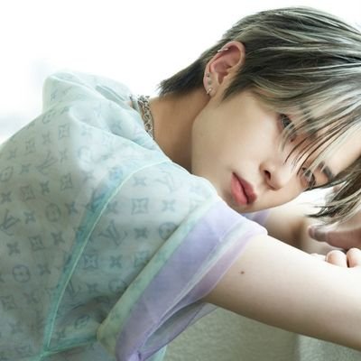 Bienvenue sur la fanbase française de Lee Junhyuk, leader et rappeur du groupe Mirae