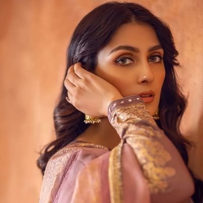 Ayezafanatic's profile picture. Join for the AYEZALICIOUS experience ❤️👑