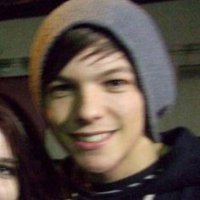sara ★ (@feetuslouis) 's Twitter Profile