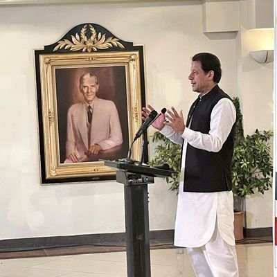 تمہاری بات لمبی ھے افسانے ہیں بہانے ہیں
ھماری بات اتنی ہے ہم آقا ﷺ کے دیوانے ہیں