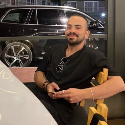 ozomeister's profile picture. Insert coin. Teacher.