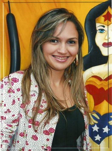Me estresso fácil. Às vezes sou egoísta, bipolar e muito ciumenta. Mas quem abaixo de Deus tem o direito de me julgar por isso? só eu.!!