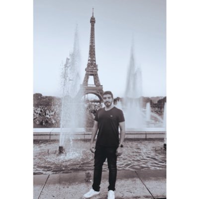 AbdulazizO_o's profile picture. Otolaryngology Head & Neck Surgery @kauedu_sa  حاصل على الزمالة الفرنسية في جراحة الأنف و الأذن و الحنجرة و التخصص الدقيق في جراحات الجيوب الأنفية و قاع الجمجمة