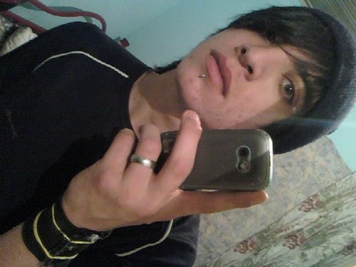 Vocalista da banda DEATH BY FALLING de curitiba. http://t.co/cu4Dam9r adc ae galera *-*