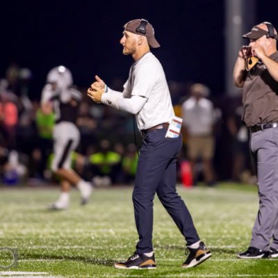 Mount Carmel Varsity Football Coach 🏈Home of the 14x IHSA State Champions. 🏆🥇 Chicago Native '95 #GMAFC #SMB219