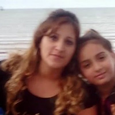 Sensible, justa , amo muchísimo y cuido X mi bella familia