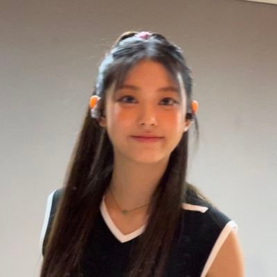 woosryin's profile picture. multi