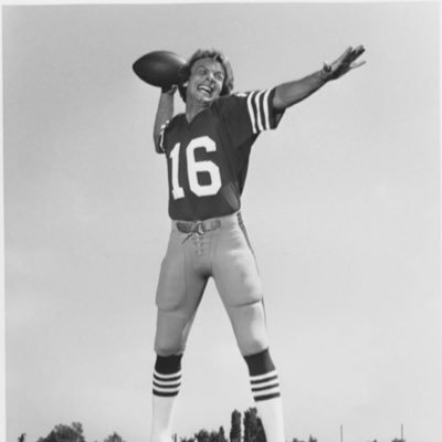 Blogging about the #NFL. Child of the 80s.