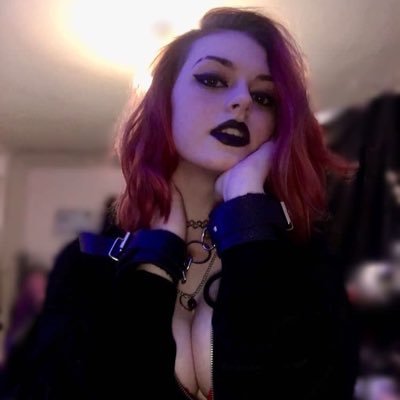 NotEddyn's profile picture. 🖤🖤🖤