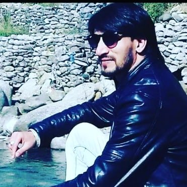 lucky85304355's profile picture. बिना मेरे रह ही जाएगी कोई न कोई कमी
तुम जिंदगी को जितनी मर्जी सँवार लेना💓💓💔