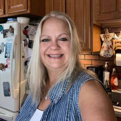 amy_kopitskie's profile picture. Wife, Mom , Sister