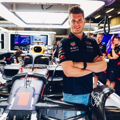 Redbullracing simulator test & dev driver - Driving for Huber Racing in the Porsche Supercup and PCCD -

2017 WFG winner. 
https://t.co/1qi7wKJMtz