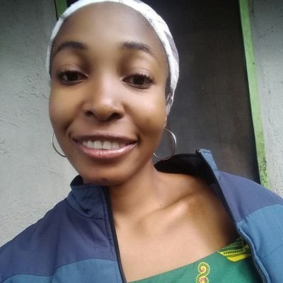 Reader /Writer / Chemist /Graphics designer.
In Love with the carpenter's son 😍