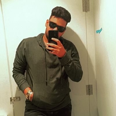 kurreyshubham10's profile picture. 