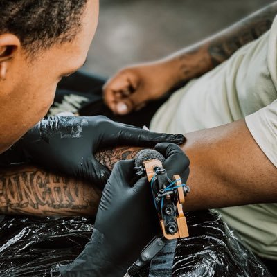 SERIOUS INQUIRIES ONLY.!! Licensed tattoo artist 🎨🖋 Appointments available Instagram: @kd.no_okc