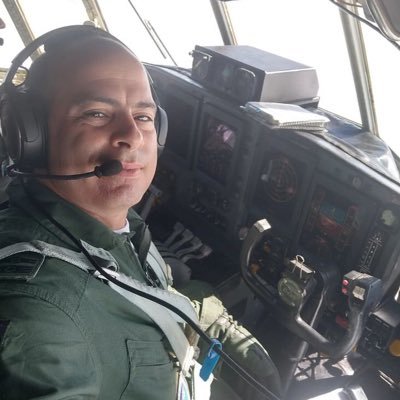 pilot military lieutenant colonel Brazilian Air Force Aviation C-130 Flight Instructor Hercules 🇺🇸🏴󠁧󠁢󠁥󠁮󠁧󠁿🇬🇧🇺🇦🇹🇬🇹🇷🇹🇭🇸🇪🇹🇯🇸🇭🇬🇸🇷🇪🇷🇴🚩