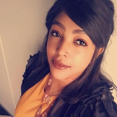 من الامارات العربية المحترمةكما احب ان اسميها، عاشقة لتراب بلادي، احب الكويت ومغرومة بالقااهرة السااحرة