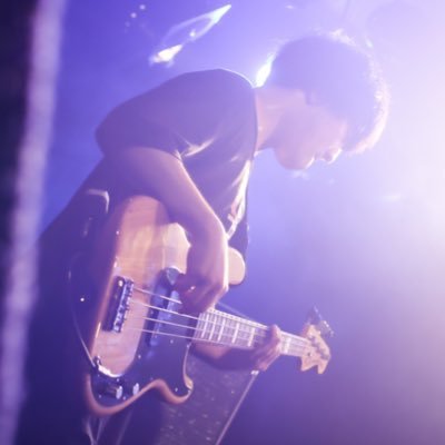 社長ではないです。FAWNS(@FAWNS_info)でベース弾いてる人。ギター弾いたりお歌を歌ったりするかもね。
