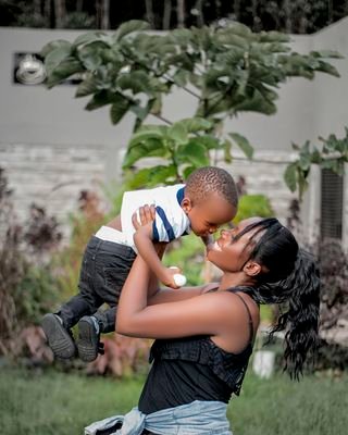 Lindasifuna's profile picture. 