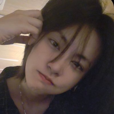 dfc3lss's profile picture. happy days (she/her)