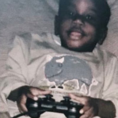 pythum_'s profile picture. Yes that’s me as a baby