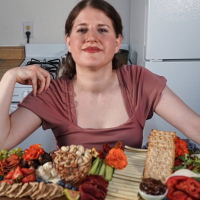 Natasha Najjar - 🍉🥦🍋🍔🍱🍪🥡🍷 - creator of magical vegan recipes