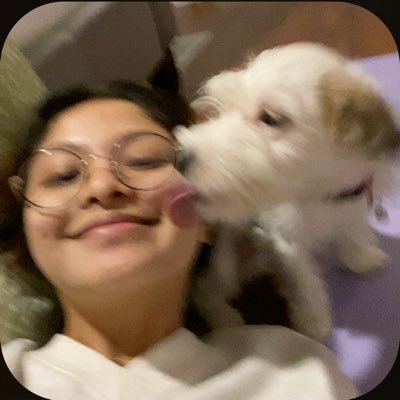 mendiolini's profile picture. jack of all trades, master of none 🔮 | she/her