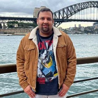 Love science, tech, comics, books 🇮🇳 🇦🇺 🧑💻 🍔 🔭📚 currently building @comix_app - making discovery of indie comics awesome!