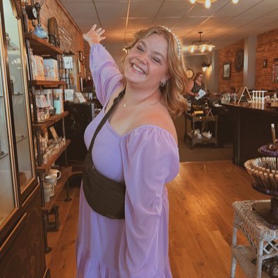 HannahGWinston's profile picture. she/her🎭🎶|The things that makes us strange are the things that make us powerful| your neighborhood friendly fictional boyfriend enthusiast | LIU Post MT’23