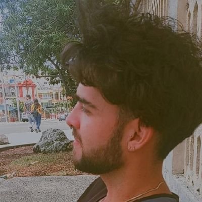Futuro Licenciado🦷
Soy divertido💫
Fotografo📷
Emoji Fav😝
Geminis♊
Bilingüe😝