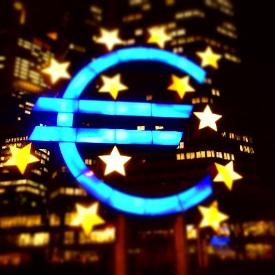 narunaru317's profile picture. 50代後半で　＃早期退職　した独身男性。いわゆる　＃FIRE の人をやっています。株、ジム、読書、PS5、酒、ときどき旅っていう暮らしを送っています。＃配当　と　＃株主優待　で生きていく戦略です。#JGC と　＃SFC　の二刀流？会員で日本各地を旅行中。DMには原則返事いたしません。悪しからず